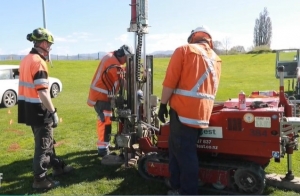 McMillan Drilling working with University of Canterbury’s Dr Gabriele Chiaro, to explore why gravelly soil liquefies and what can be done to strengthen the ground.